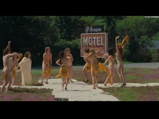 Kelli garner amp others nude taking woodstock 2009 watch online келли гарнер штурмуя вудсток
