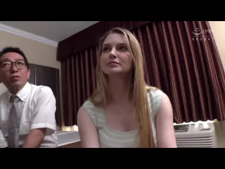 Beautiful big tits student with a smile that was picked up six months ago in los angeles showed a good sex last time bunny colby