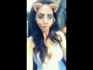 Julia de lucia показывает сиськи звезда порно модель